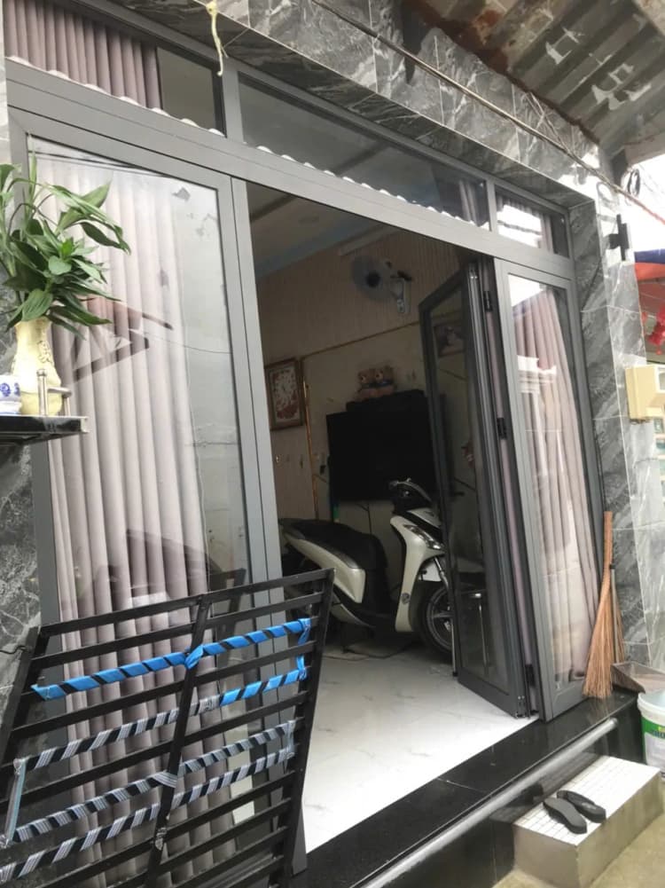 Nhà cấp 4 cần bán tại đường Phạm Hữu Lầu, Phường Phú Mỹ, Quận 7, diện tích 41,3m2, giá bán 3,6 tỷ.