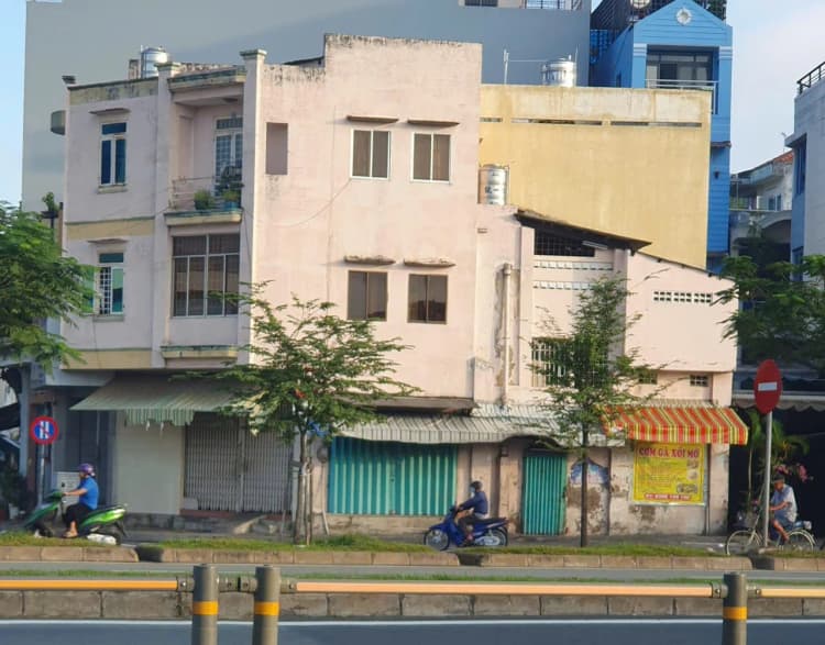 Nhà cần bán tại đường Võ Văn Kiệt, Phường 13, Quận 5, diện tích 48m2, giá bán 17,9 tỷ.