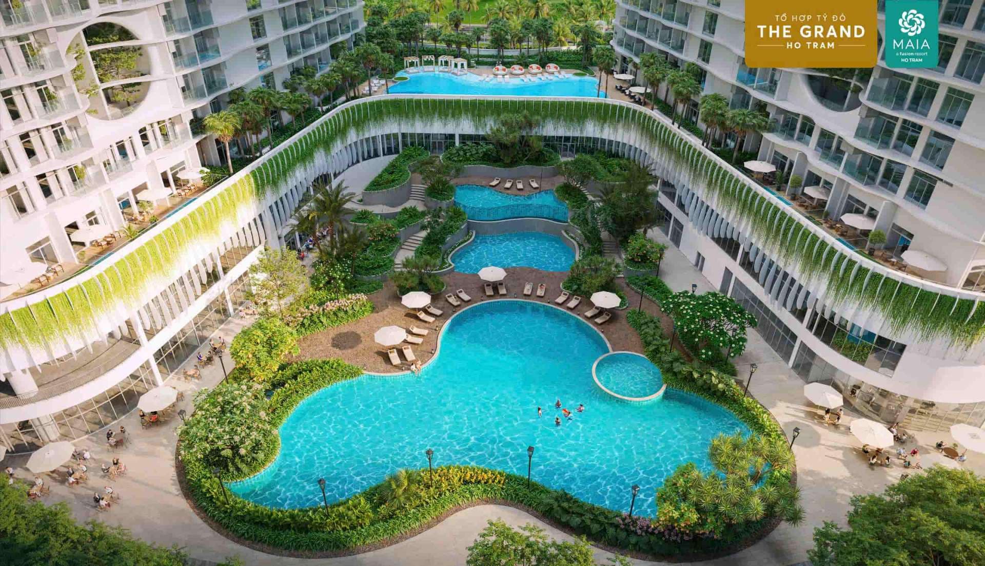 Hồ bơi resort