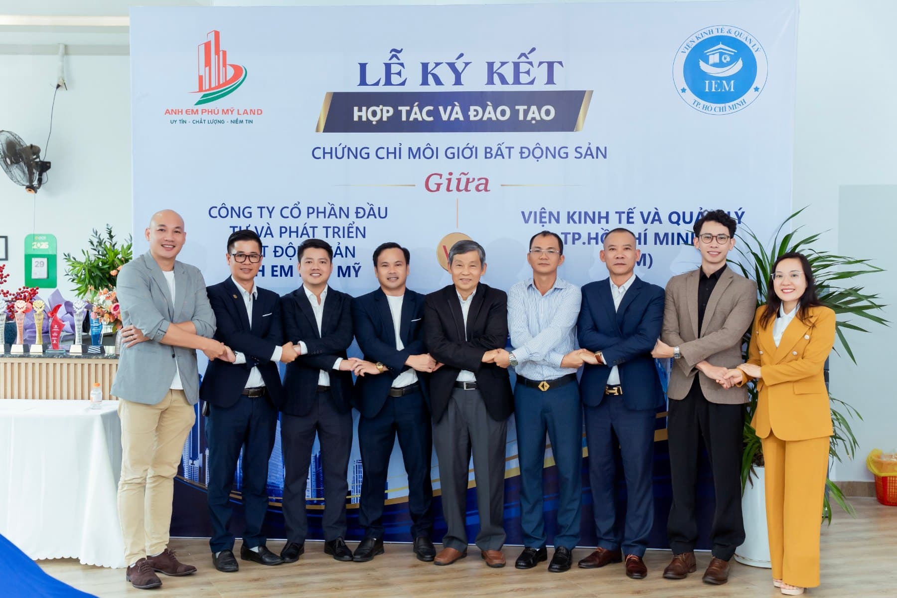 Lễ ký kết hợp tác giữa MOSO, Anh Em Phú Mỹ Land và Viện IEM Lễ ký kết hợp tác giữa MOSO, Anh Em Phú Mỹ Land và Viện IEM
